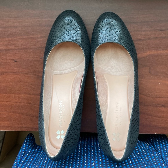 Black snake Naturalizer heels 9W - Picture 4 of 12